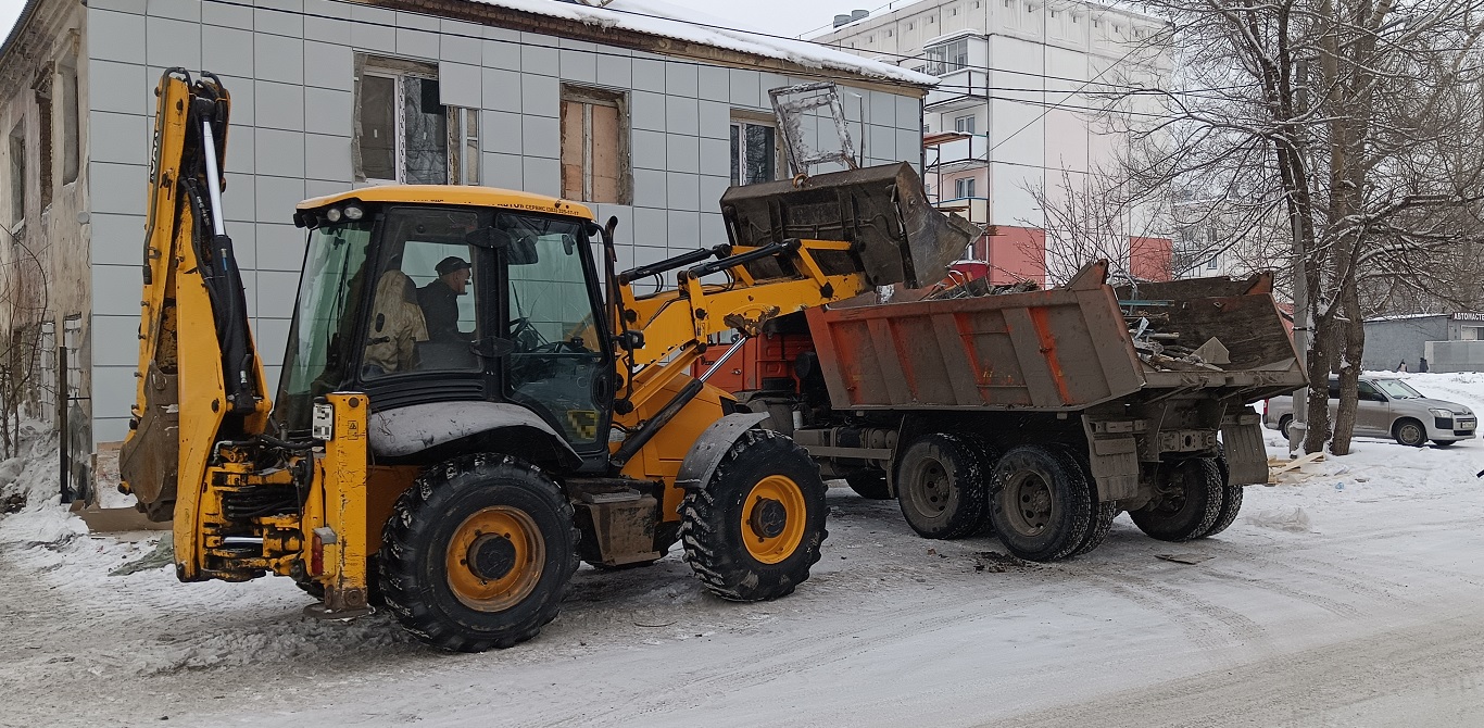 Уборка и вывоз строительного мусора, ТБО с помощью экскаватора и самосвала в Голышманово